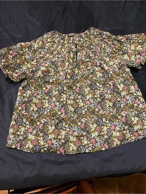 Old Navy Olive Floral Peasant Top with Pink and Blue Accents NWOT med tall
